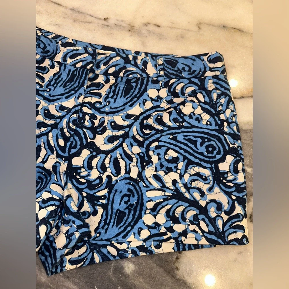 EUC‎ Michael Kors Size 8 Blue and White High Waist Shorts